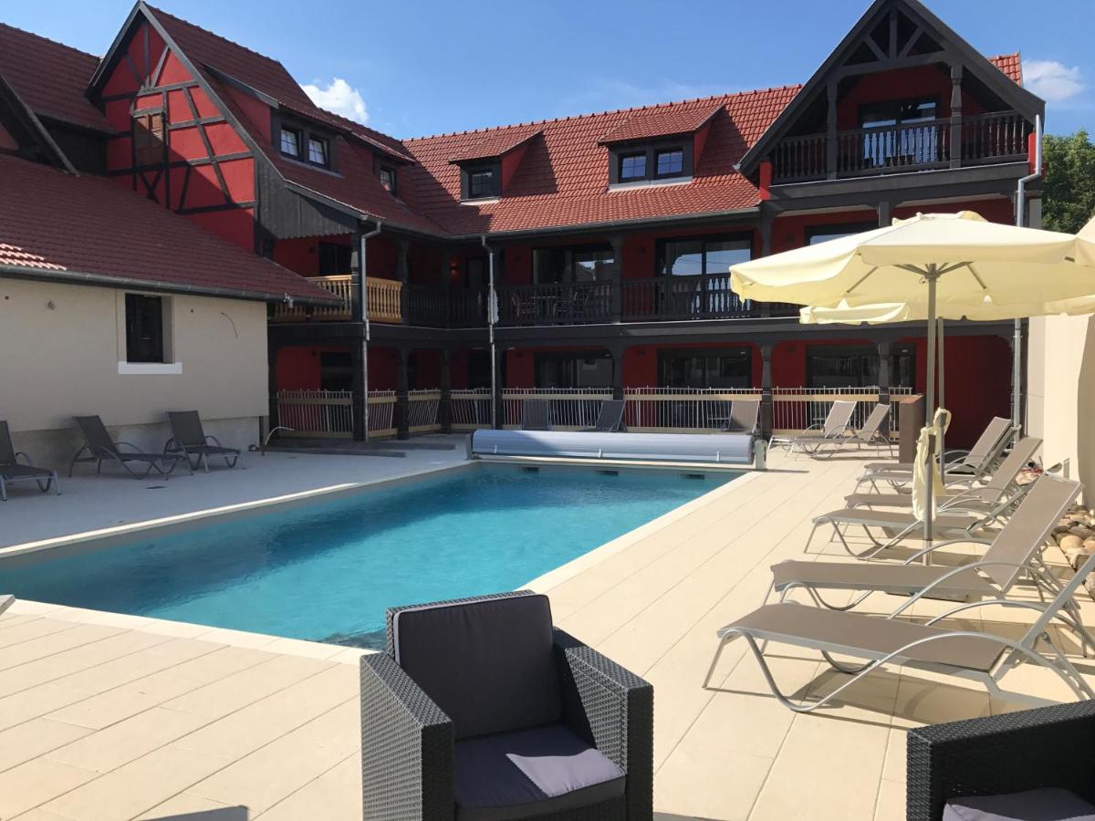 Piscine de l'établissement Au Soleil, Hôtel Restaurant & Spa ou située à proximité