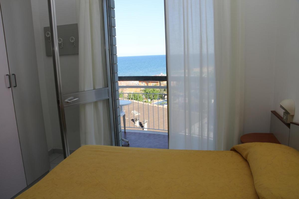 Hotel Boston - Housity