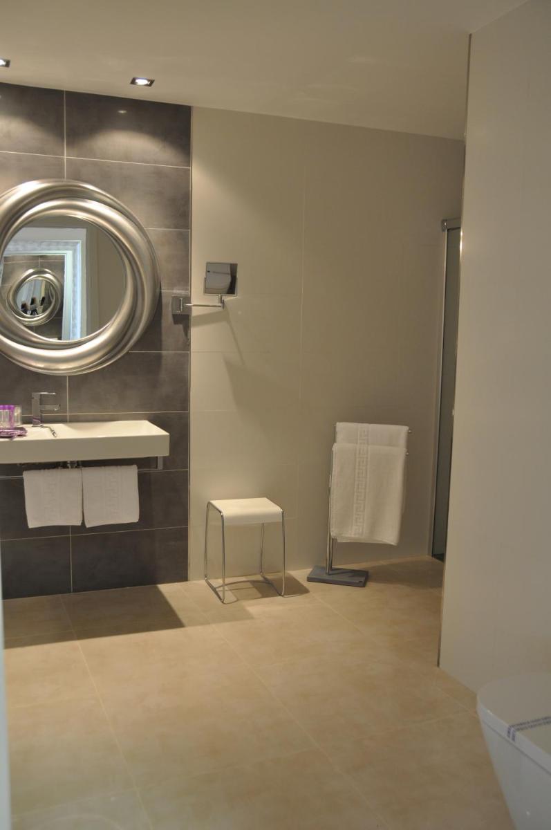 Un baño de Hotel MedinaSalim