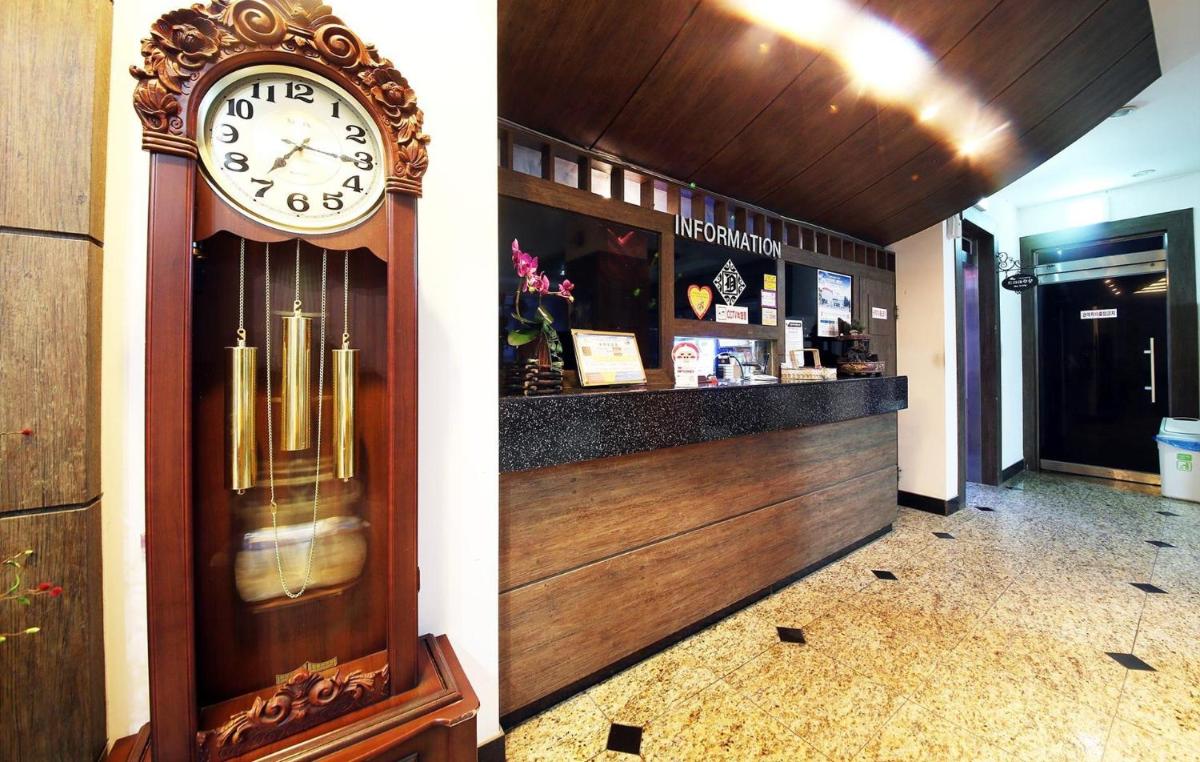 Drama Motel - Housity