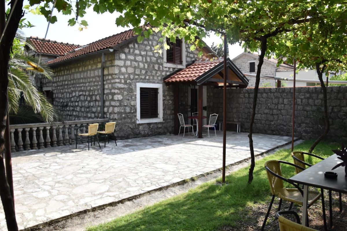 Muki's House- just 50m from the beach - Housity
