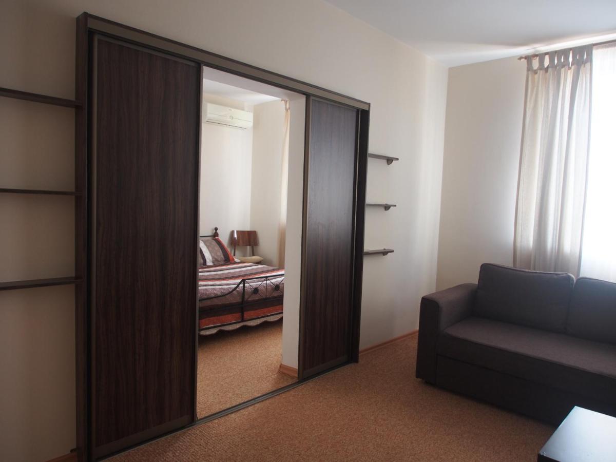 Yuzhny Platan - Housity