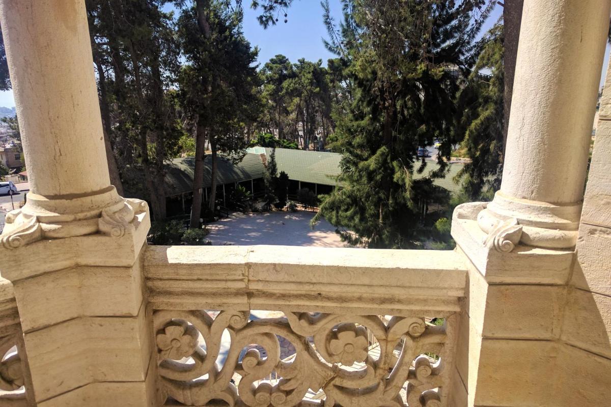 Alhambra Palace  Suites - Ramallah - Housity