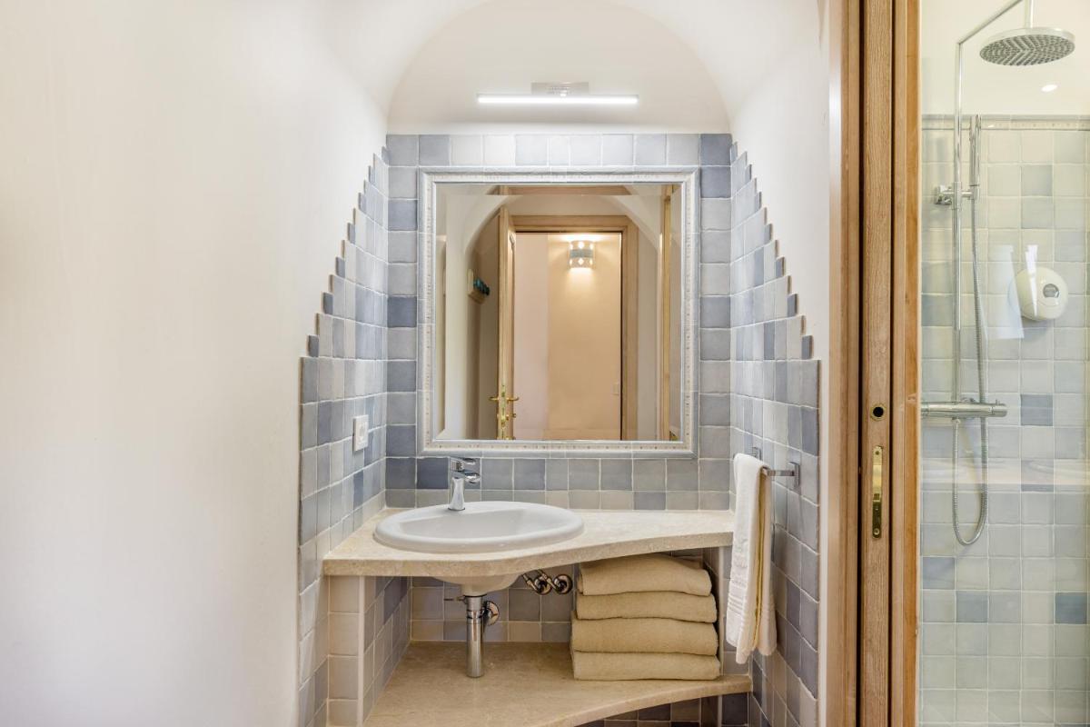 Hotel Costa Caddu - Housity