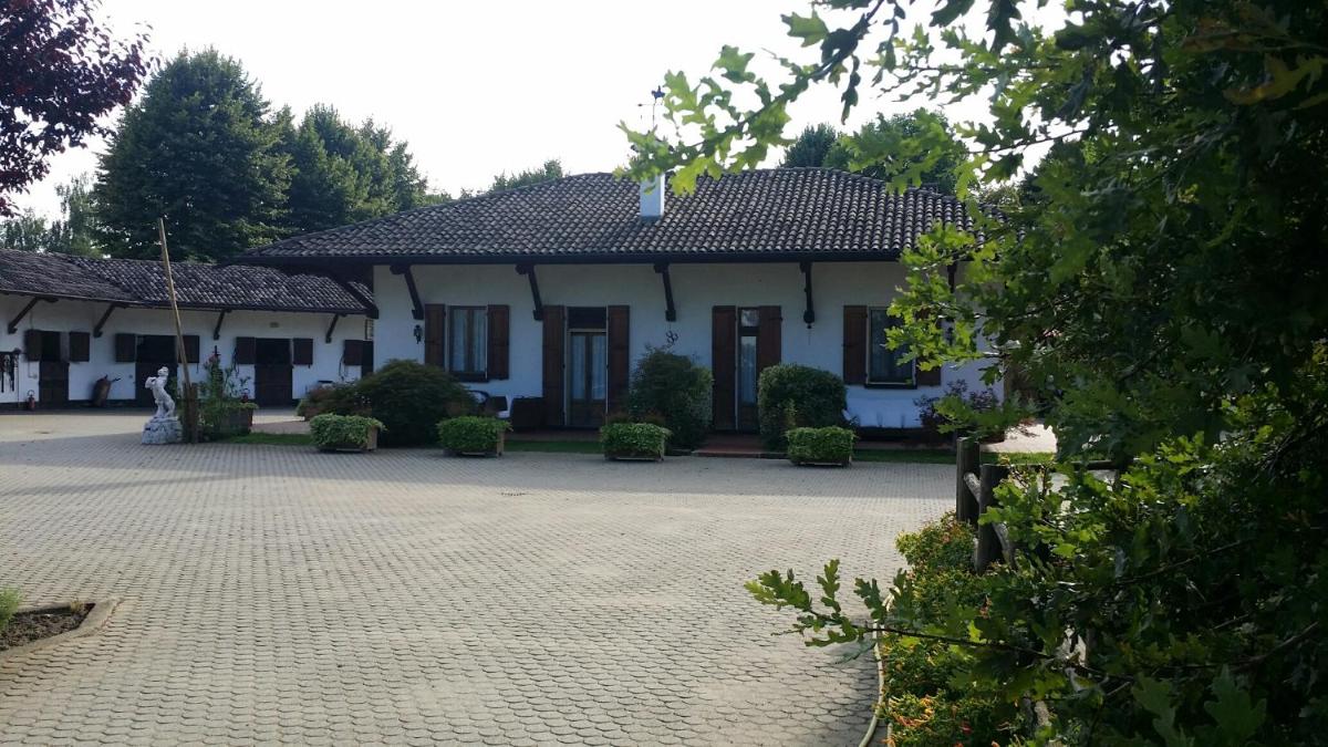 Scuderia 100 pertiche - Housity