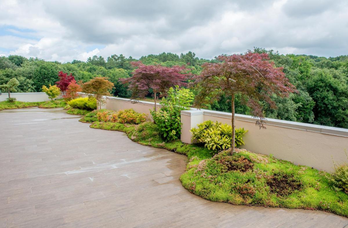 Jardín al aire libre en Hotel Spa Norat Torre Do Deza 4* Superior