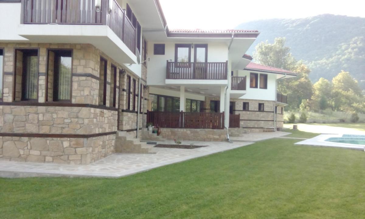 Hotel Aleksandrina - Housity
