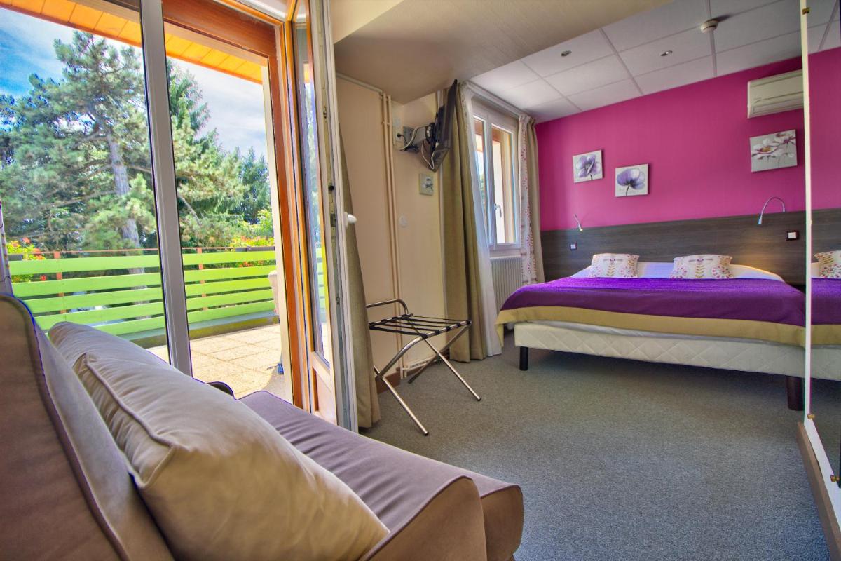 Logis Hôtel Restaurant Le Chalet du Mont Roland - Housity