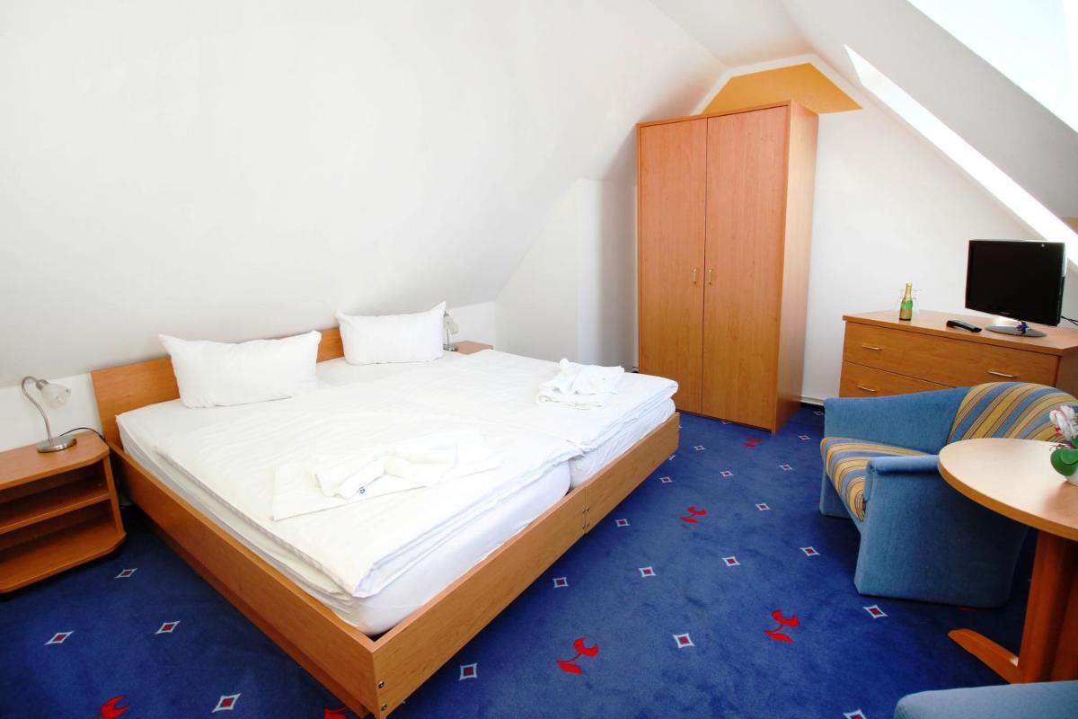 Hotel Pension Kirschstein - Housity