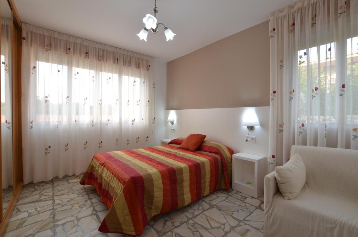 Pension Asun Sanxenxo - Housity