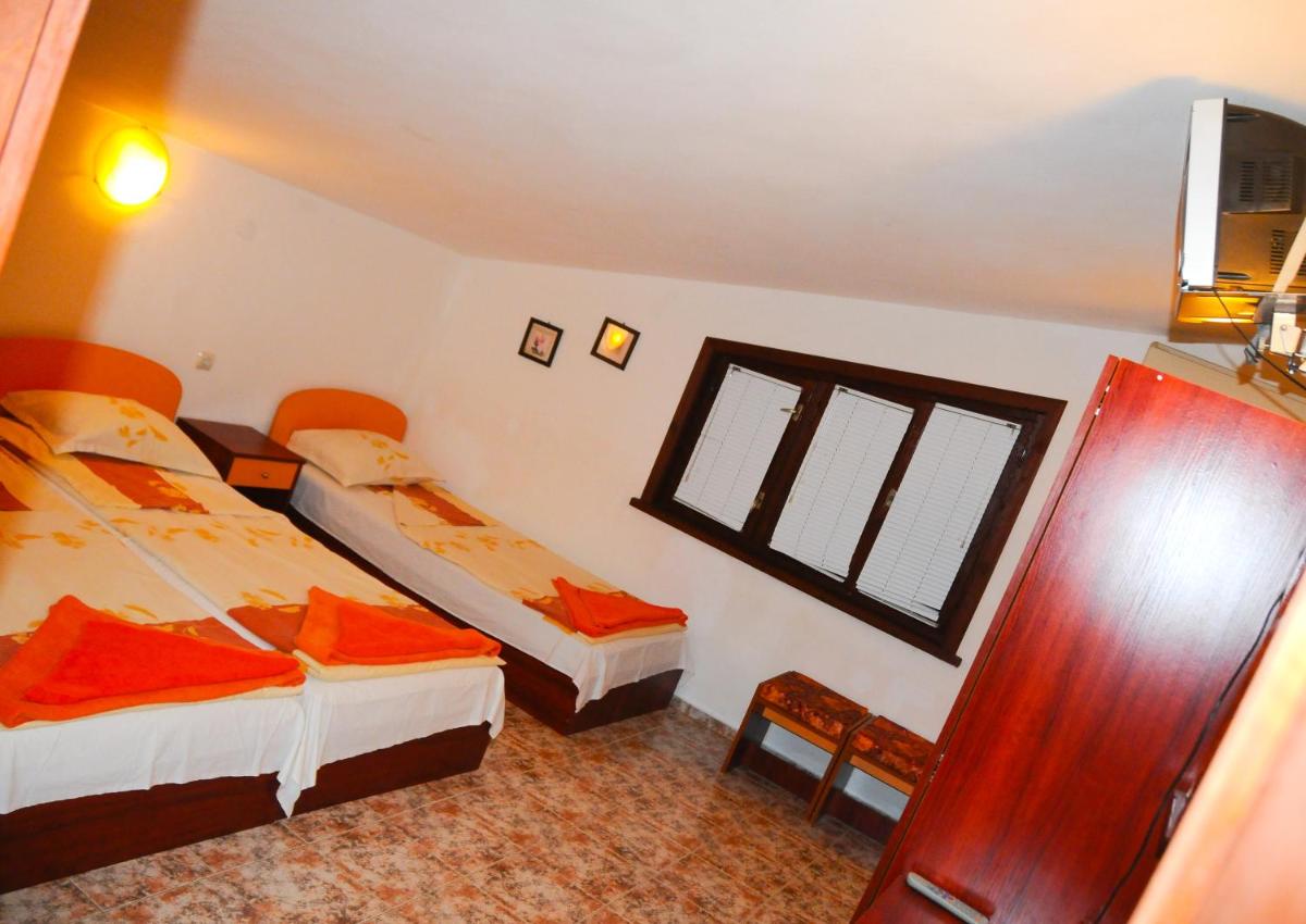 Villa Velika - Slavi - Housity