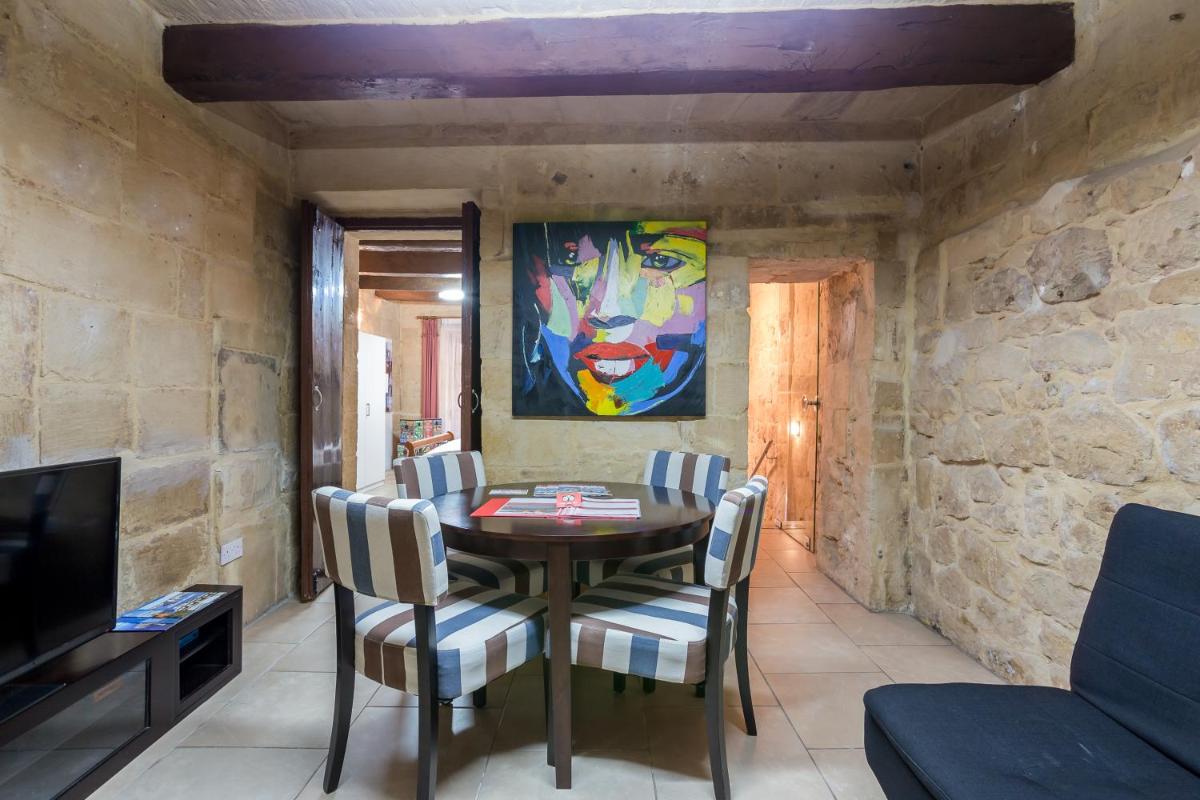 Vallettastay Standard Apartments in Valletta - Housity