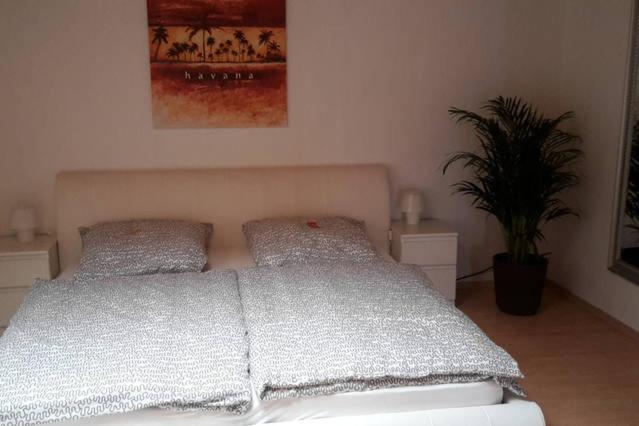 TLA Apartment with Garden - Housity