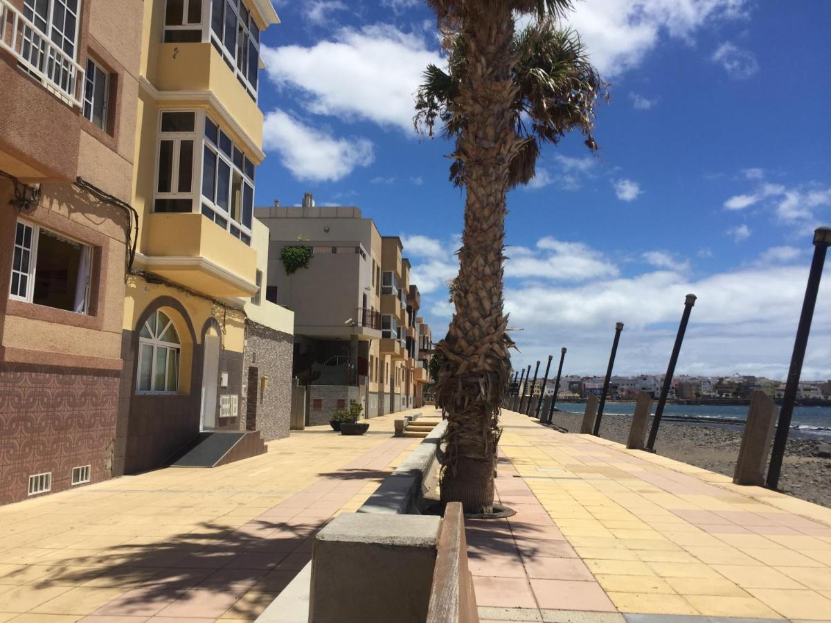 Suitetrails - Arinaga Beach on the Sea