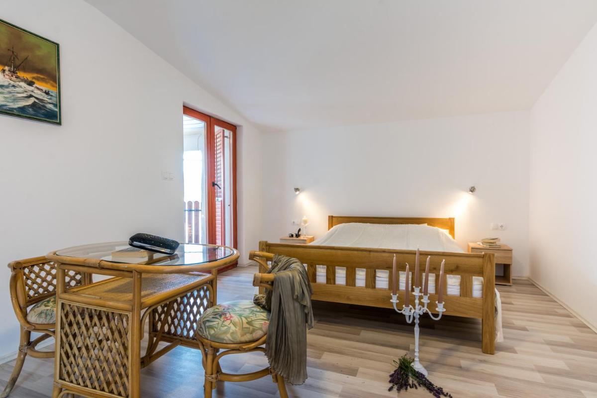 Vacation Home Uni - Housity
