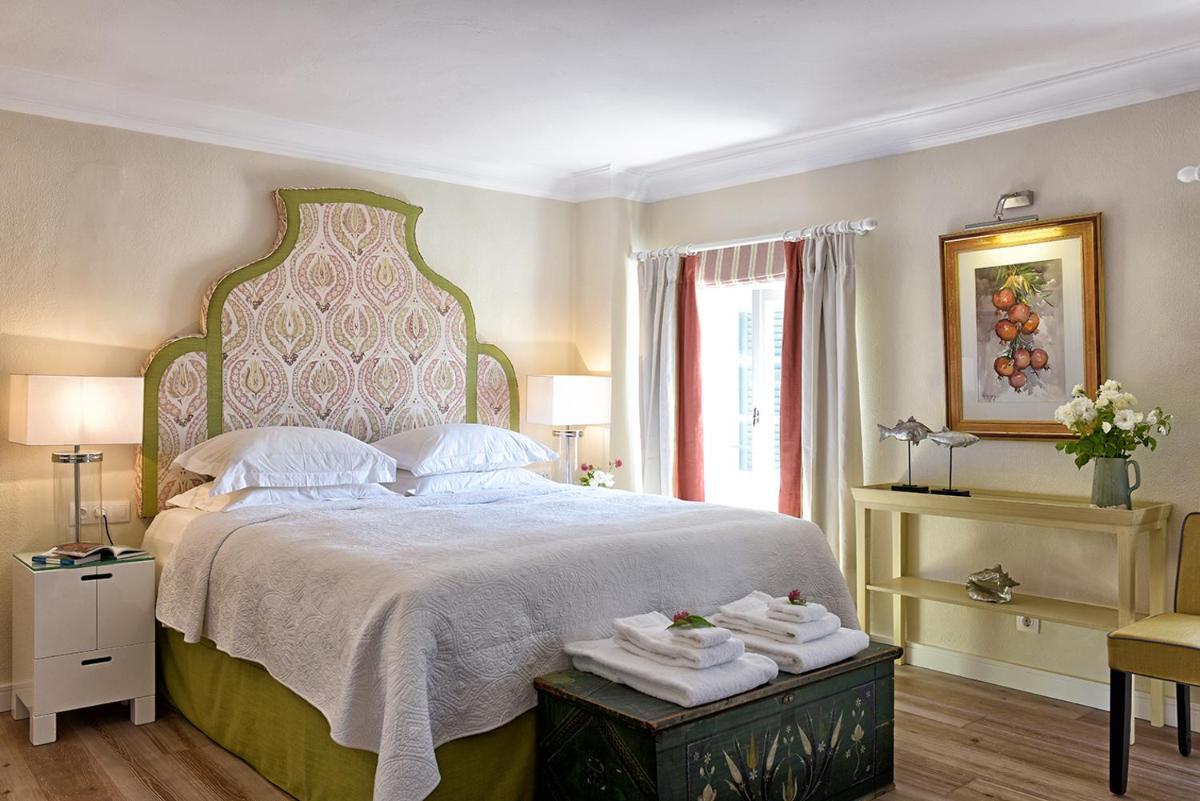 Achillion Liston Suites - Housity