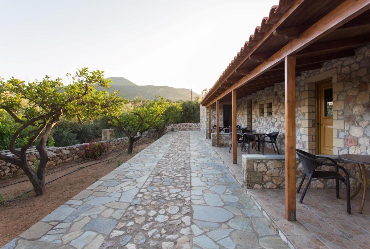 Suitetrails - Georgia's Houses (Melitzanakia)