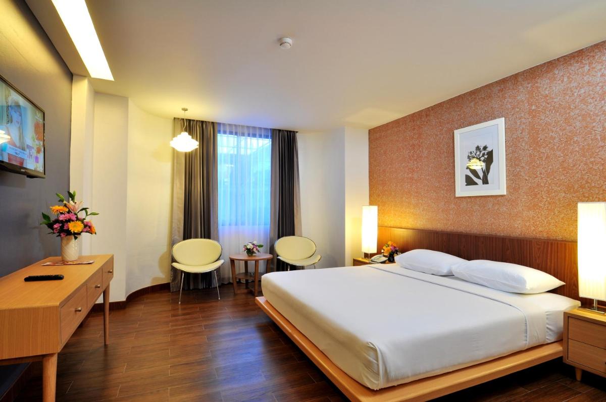 Flipper Lodge Hotel - SHA Extra Plus - Housity
