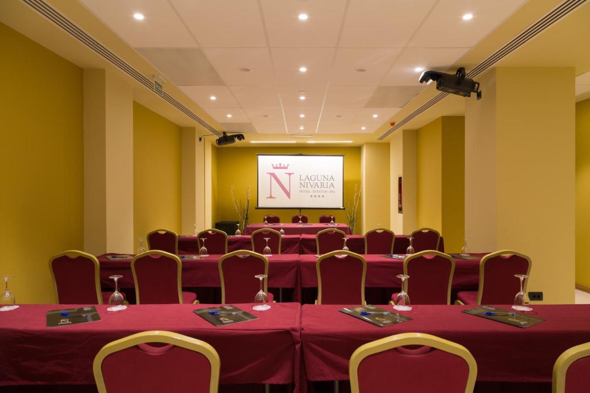 Zona business o sala de conferencias en Laguna Nivaria Hotel & Spa