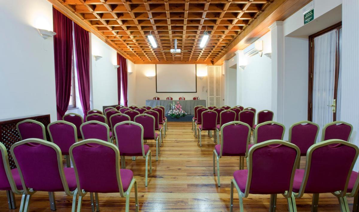 Zona business o sala de conferencias en Laguna Nivaria Hotel & Spa