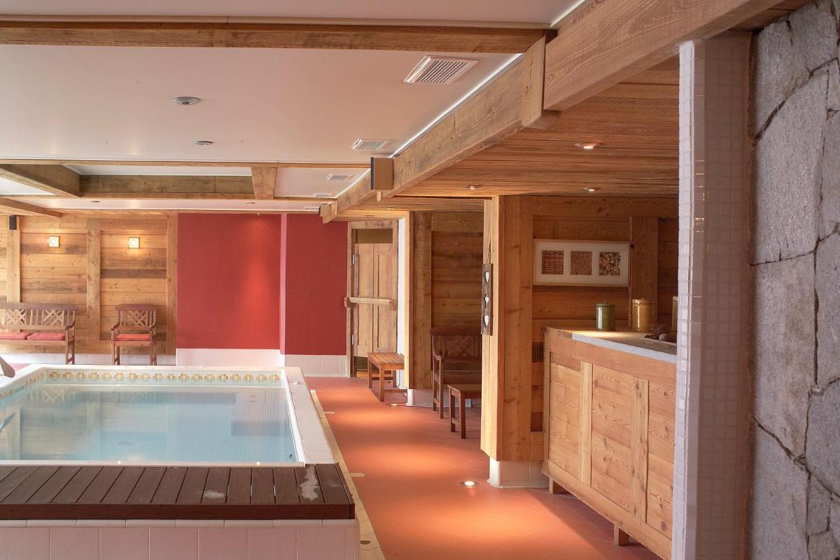 Piscine de l'établissement Alliey & Spa Piscine Appart-hôtel Serre chevalier ou située à proximité