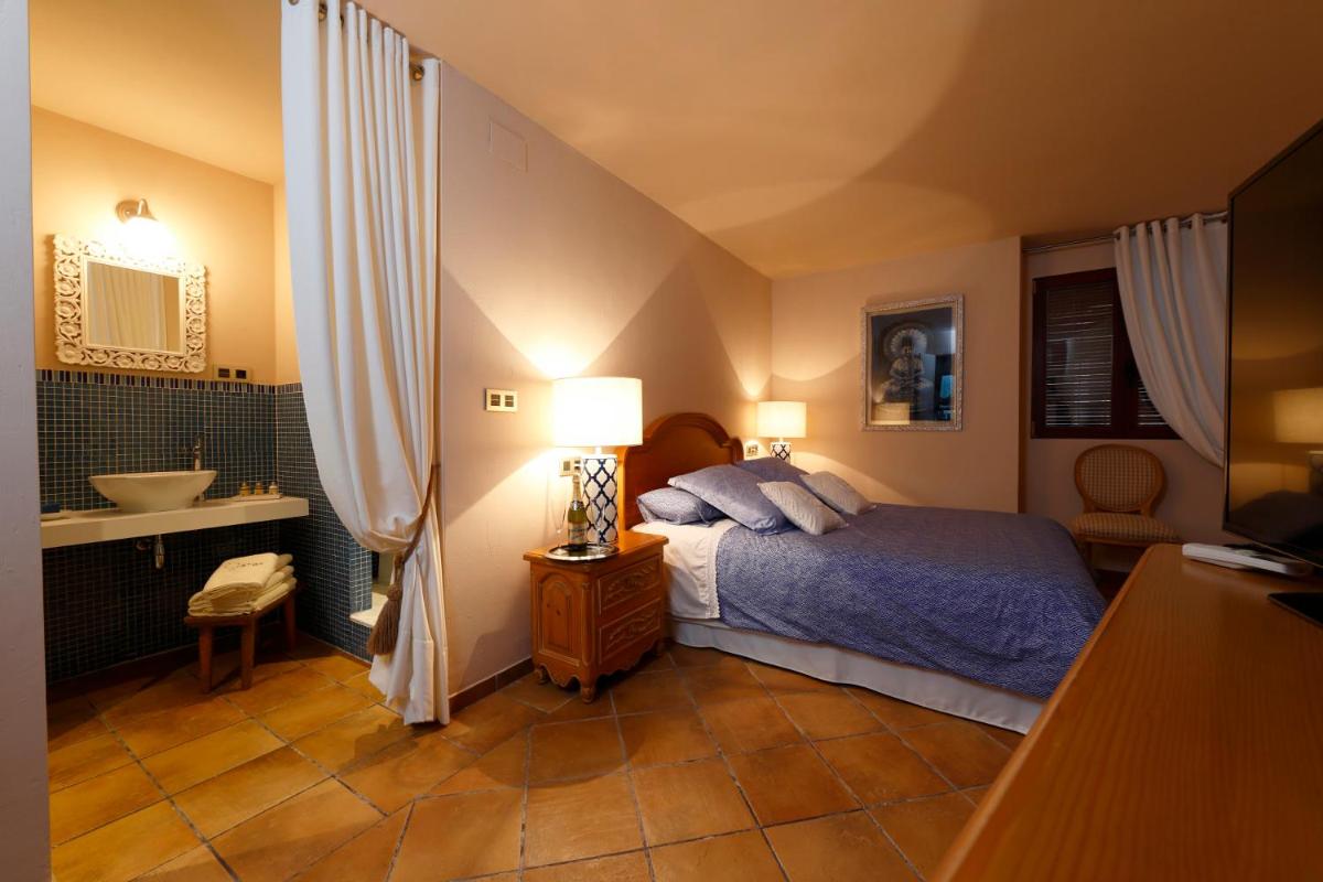 Dalt Vila - Housity