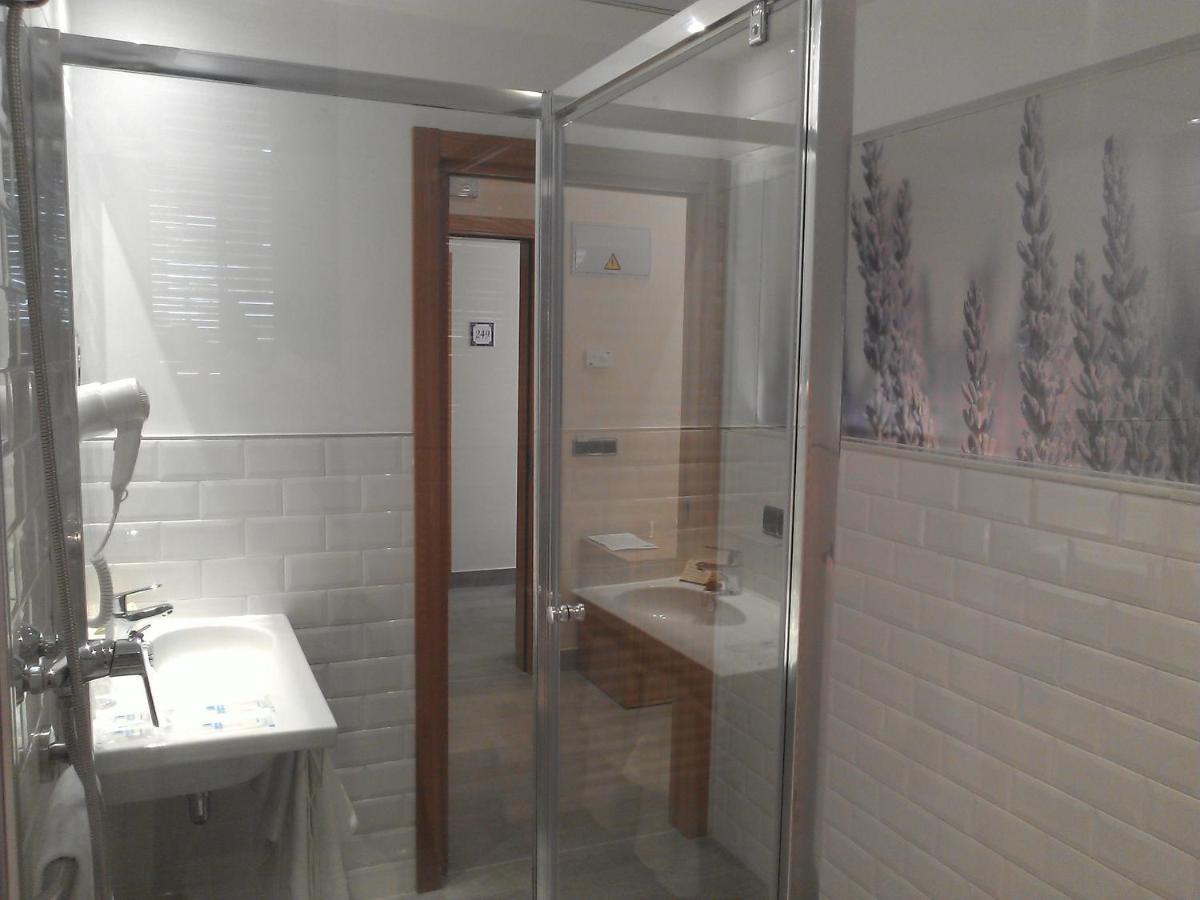 Un baño de Hotel Balneario El Raposo