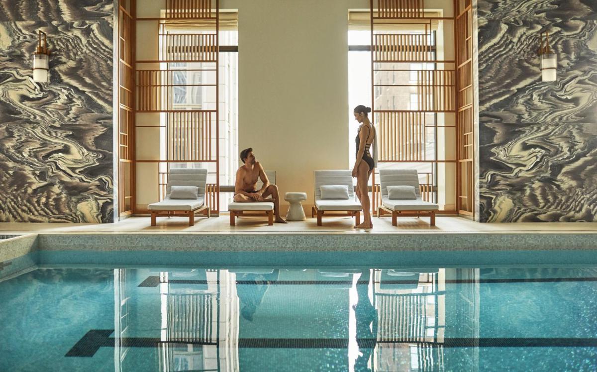 Four Seasons Hotel New York Downtown - Housity