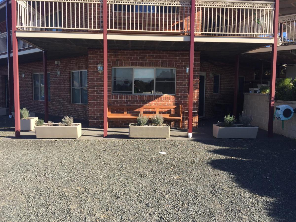 Robin Hill Retreat - Housity