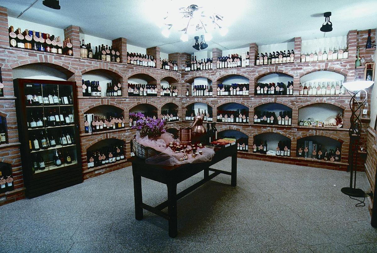 Hotel Valentino - Housity