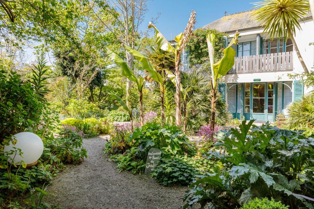 Logis Hotel Les Fuchsias - Housity