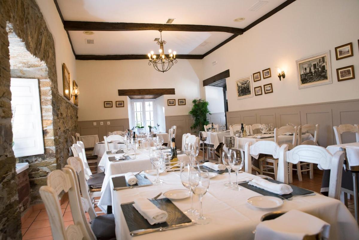 Hotel Monumento Pazo do Castro - Housity