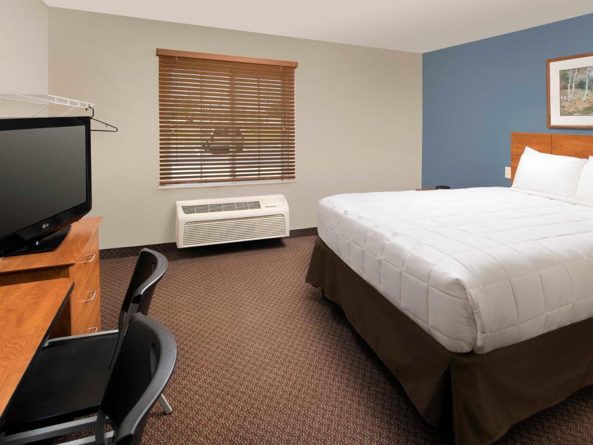 WoodSpring Suites San Antonio North Live Oak I-35 - Housity
