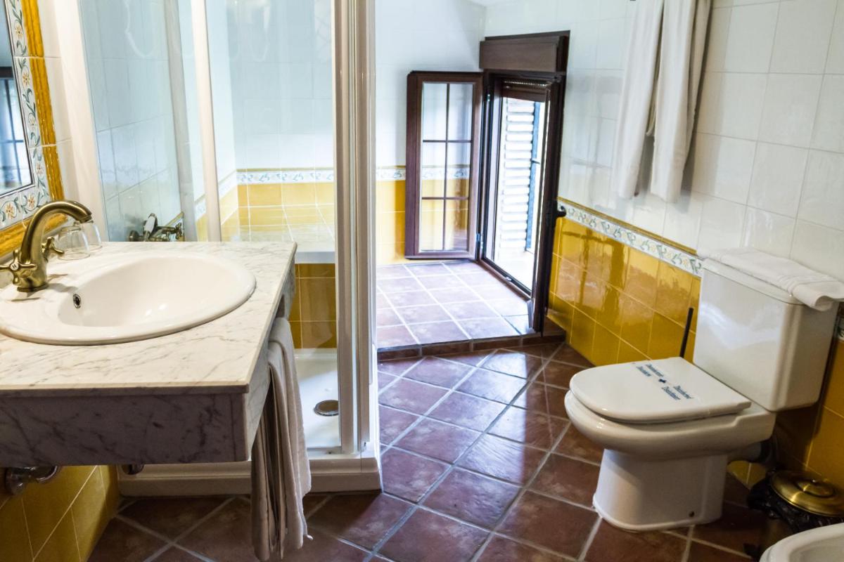 Aparthotel Rural 12 Caños - Housity