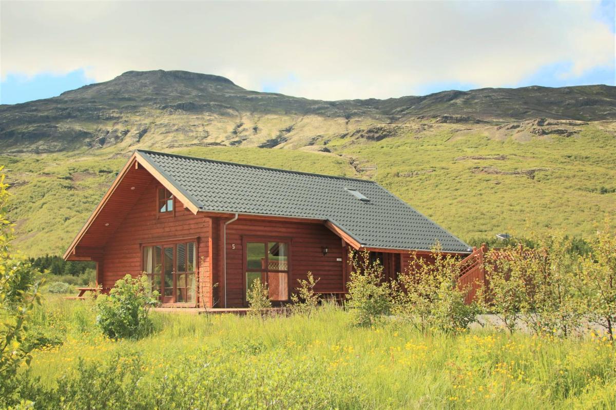 Geysir - Modern Log Cabin - Housity
