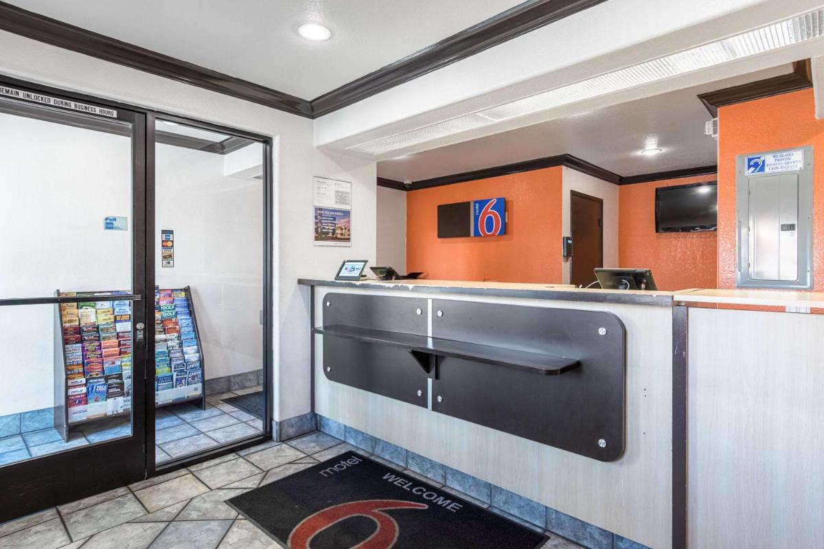 Motel 6 Riverside, CA - UCR East - Housity