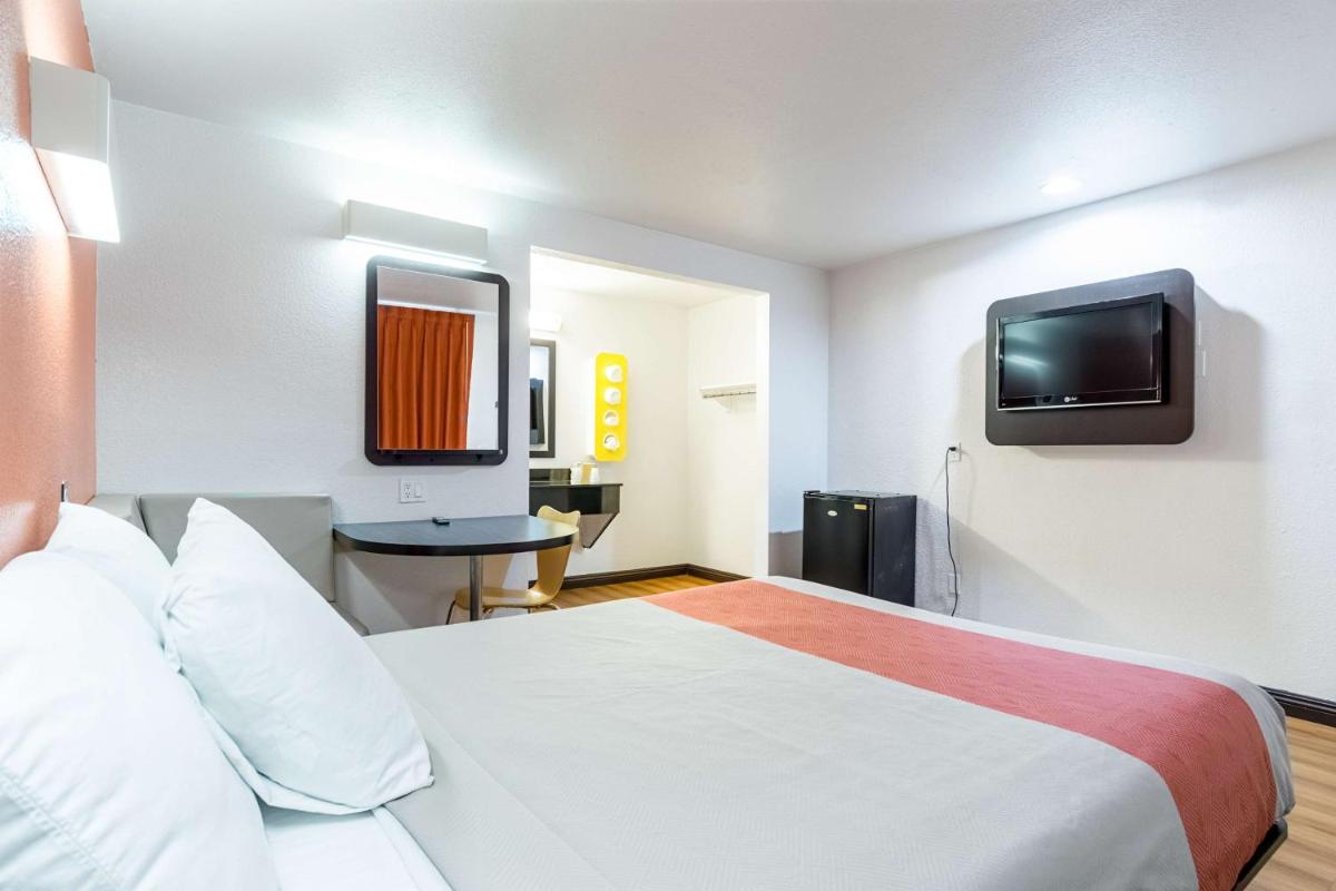 Motel 6 Riverside, CA - UCR East - Housity