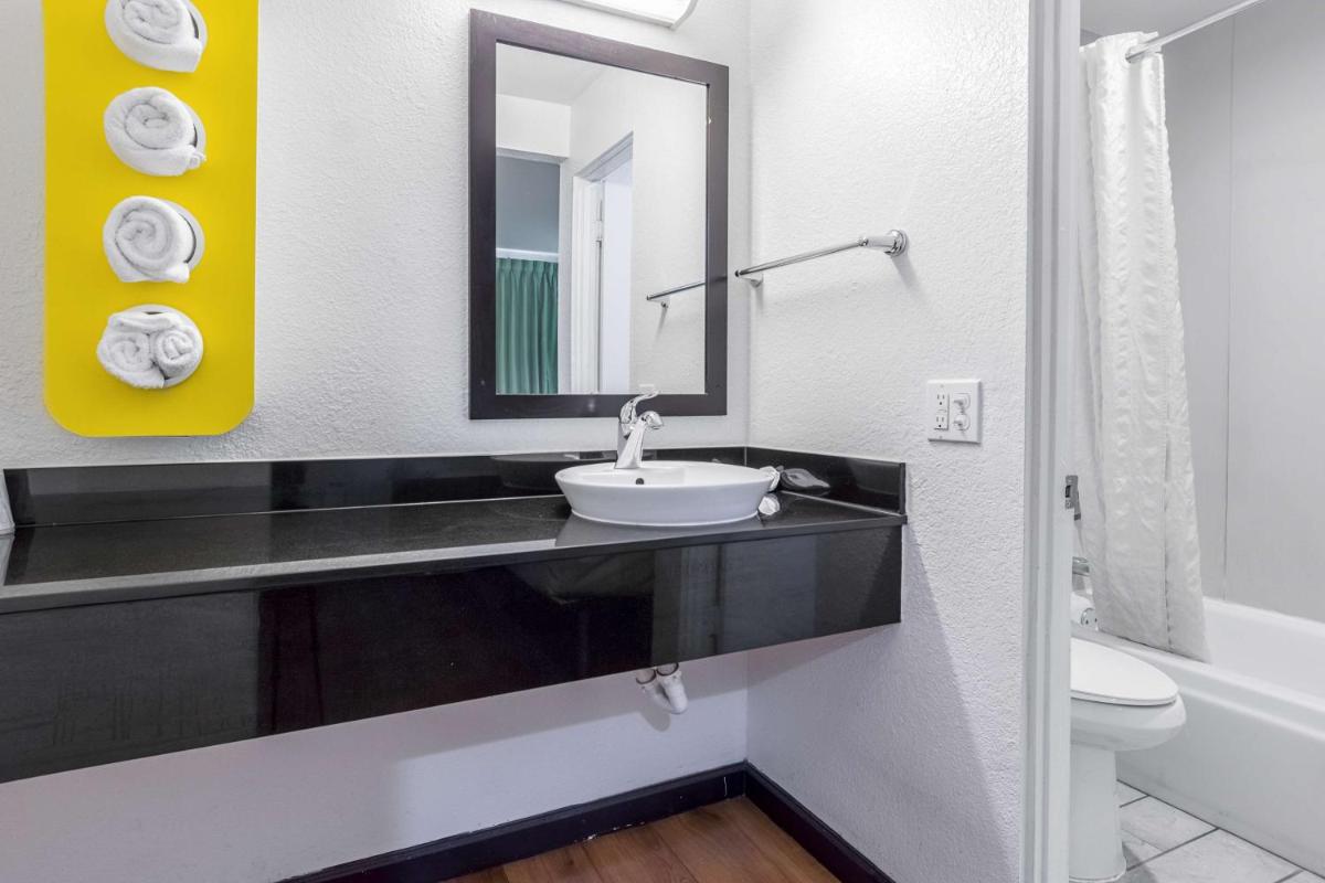 Motel 6 Riverside, CA - UCR East - Housity