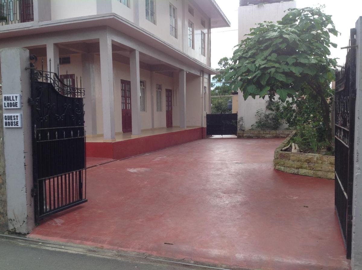Holly Lodge Guest House - Housity