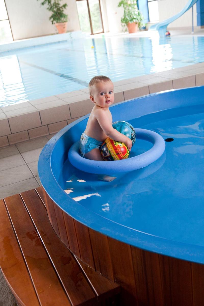 Piscine de l'établissement Best Western Le Relais de Laguiole Hôtel & Spa ou située à proximité