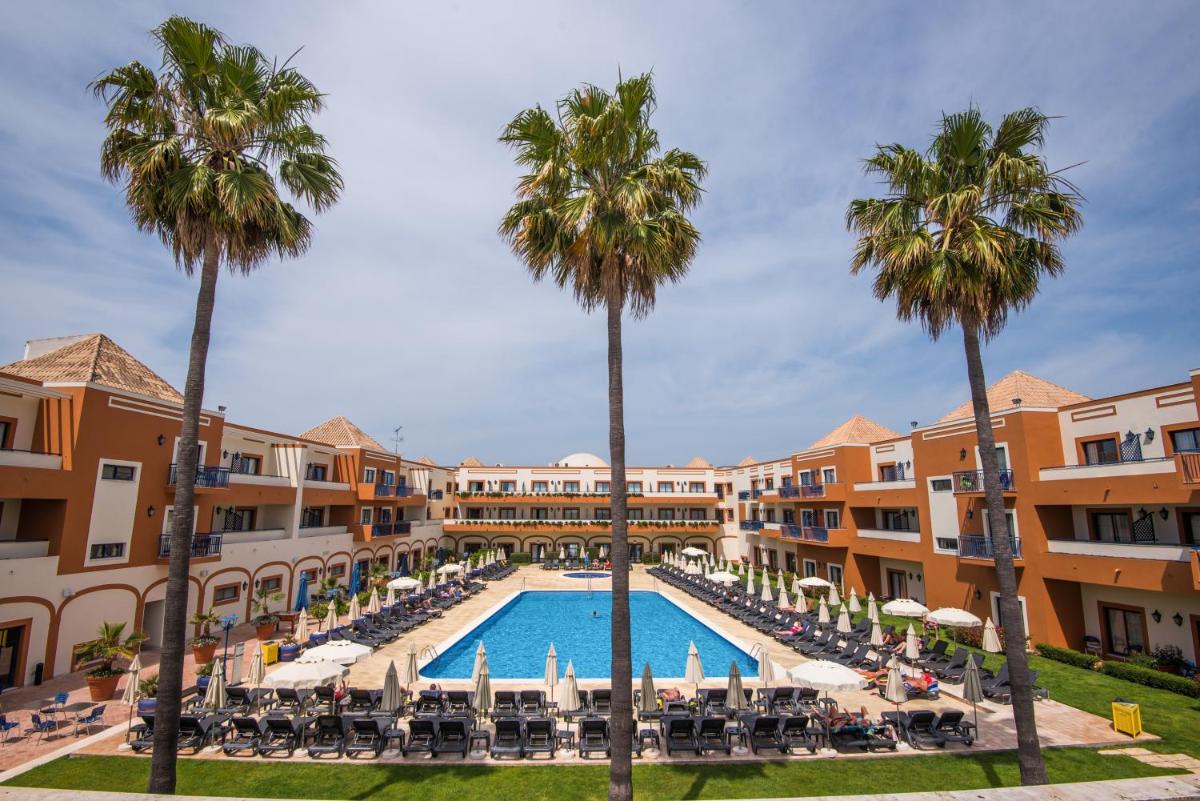 A piscina em ou perto de Vila Gale Tavira