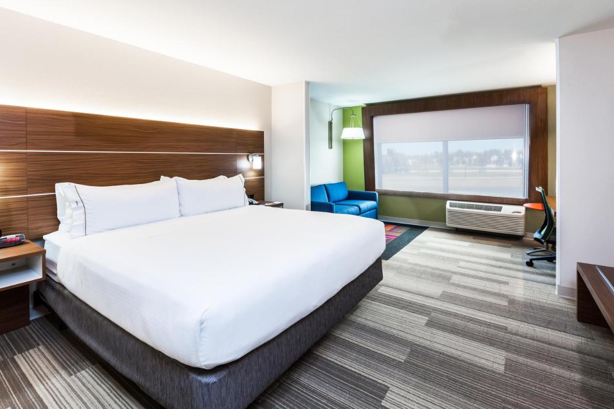 Holiday Inn Express & Suites Tulsa West - Sand Springs, an IHG Hotel - Housity