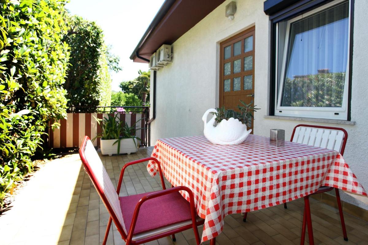 Lovely Sea View Apartments BJ - Housity