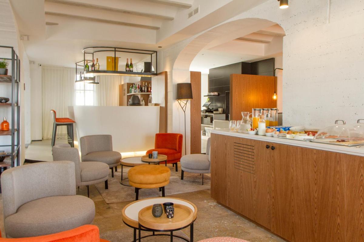 El salón o zona de bar de La Serena Boutique Hotel & Wellness - Altea