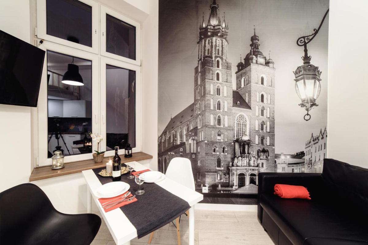 2 Nights Apartments - great location, right next to Main Rail and Bus Station, 10 min to Main Square by foot - Hizvo
