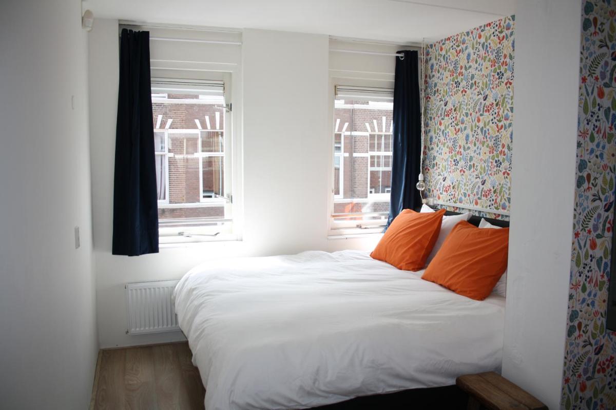Private top floor, 150 m from the beach! - Housity
