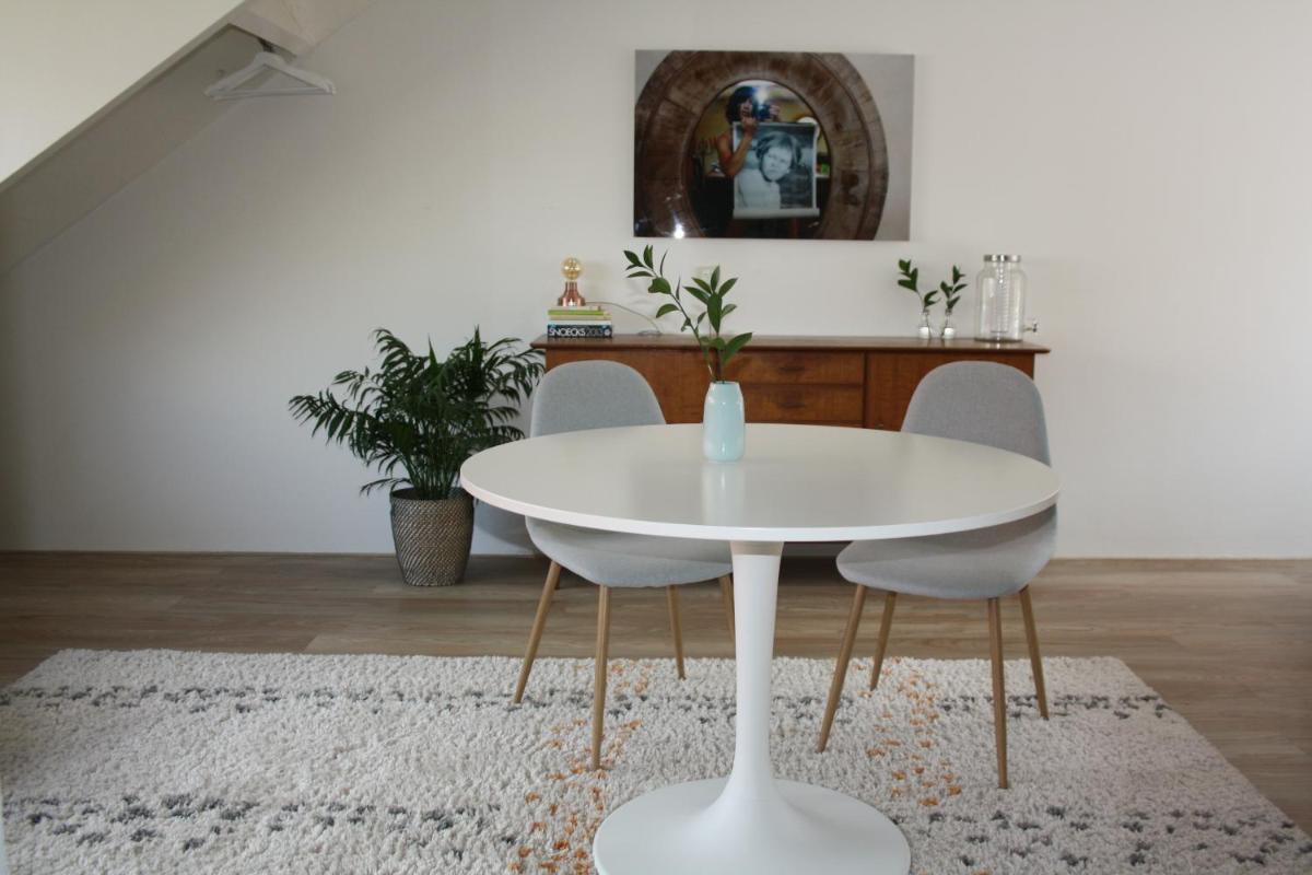 Private top floor, 150 m from the beach! - Housity