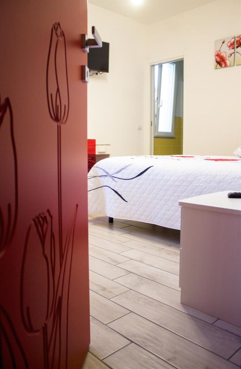 L' Arcobaleno - Housity