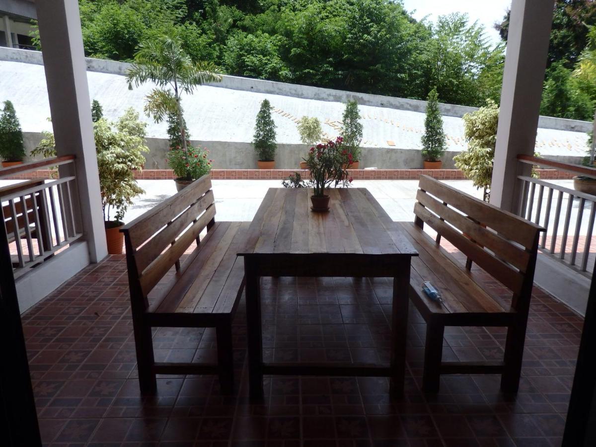 Jamie's home with 2 bedrooms, can accommodate 6 guests - Housity