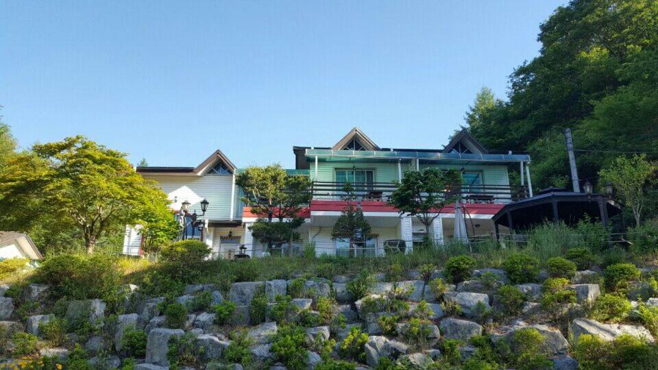 Pinearoma Pension - Housity